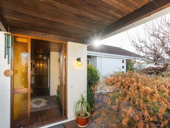 1970s Architectural Elegance