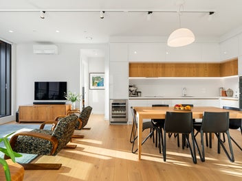 SOPHISTICATED PENTHOUSE LIVING