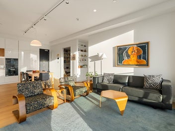 SOPHISTICATED PENTHOUSE LIVING