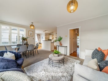 HIDDEN GEM - EXCELLENT LOCATION