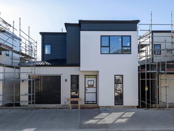 Parkside Perfection – Your New Avalon Home Awaits!