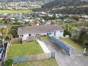 AFFORDABLE FIRST HOME OR INVESTMENT IN KARORI