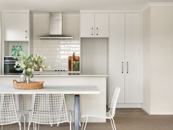 Sunshine, Style and Space to Play