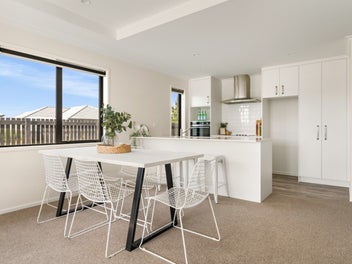 Sunshine, Style and Space to Play