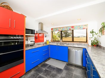 TEAM LEWIS - SHOWCASING SPACIOUSNESS