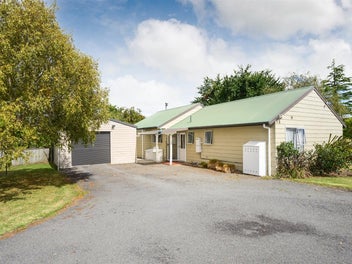 TEAM LEWIS - PRIVATE LIVING