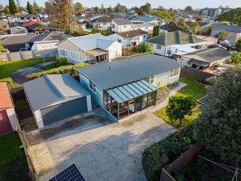 #THEDAY Beautifully Renovated Family Home