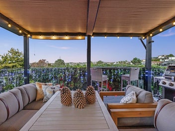 Owners' Instructions. Present All Offers