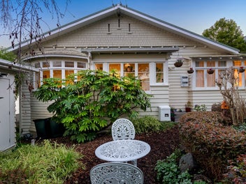 Full DGZ Site - Central Remuera Bungalow