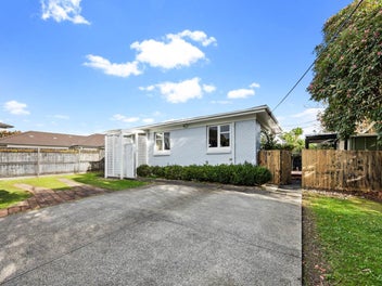 Brick and Weatherboard on Freehold Section