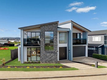 Luxury Living in a Beautifully Serene Environment!