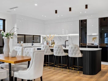 Luxury Living in a Beautifully Serene Environment!