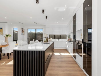 Luxury Living in a Beautifully Serene Environment!