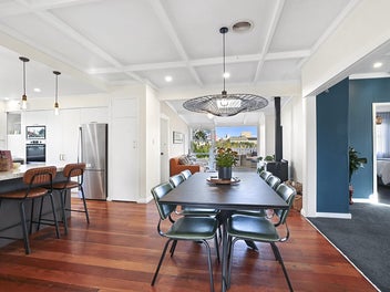 MODERNISED BUNGALOW IN PRIME LOCATION