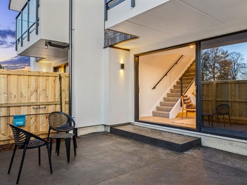 First-Home Gold - Style, Sun & Space in the 600s!