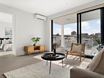 Exquisite Freehold Apartment
