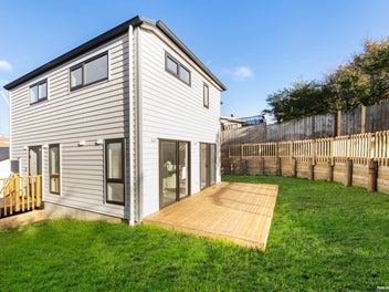 Modern Living in Henderson – 791m² (Approx.)
