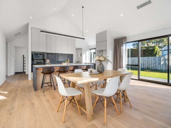 Brand New Luxury on Fairhurst Place!