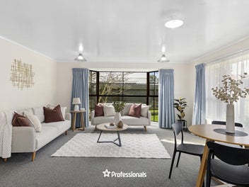 SINGLE LEVEL - GARAGE - 100SQM - PRIVATE