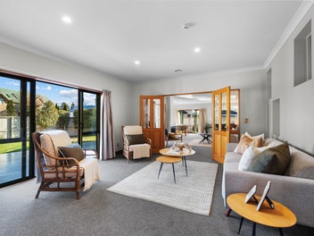 NOW SOLD ! A Lifestyle Worth Coming Home To !!