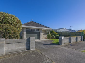 Hot opportunity on Cook Street
