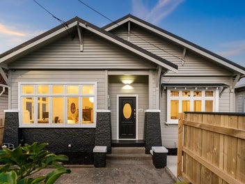 Lyall Bay Living