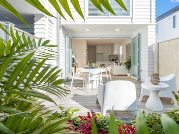 Contemporary Matakana Lifestyle - Freehold Title