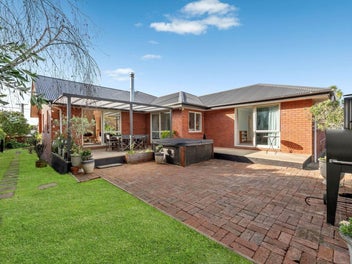 Modern living in Old Beachlands!