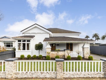 That Verandah - A Character Worth Discovering