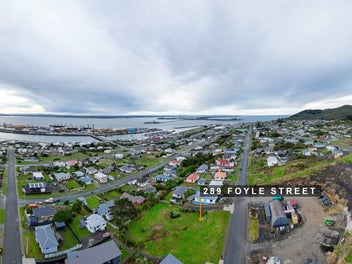 Harbour haven with head-turning views!