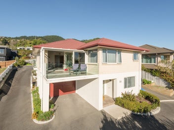 Elevated Living - Versatile Spaces & Views!