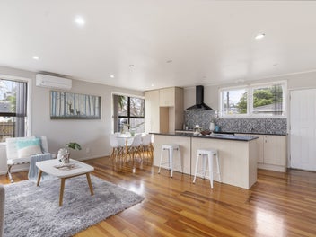 Sunny, Single-Level & Superbly Located
