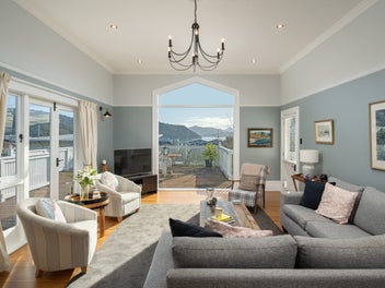 Renovated villa - must be sold!
