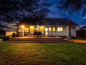 Smart Start or Forever Home,Freehold &Family-Ready