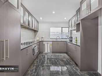 SPACIOUS 4 BEDROOM HOUSE IN MOUNT WELLINGTON