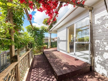 Charming Renovated Cottage – Your Dream Home A...