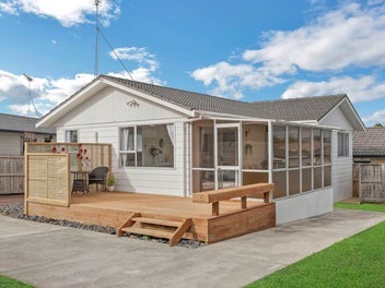 Easy Living with Mountain Views in Top School Zone