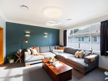 Solar-Powered, Ducted Heating & Totally Renovated