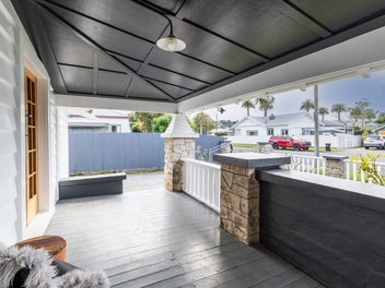 That Verandah - A Character Worth Discovering