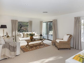Auction Brought Forward Thursday 10th Jul 10:45am