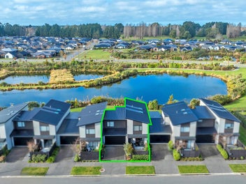 Your Lakeside Luxury !