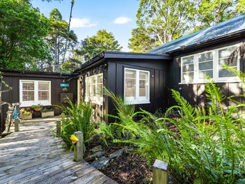 Matheson Bay Coastal Retreat
