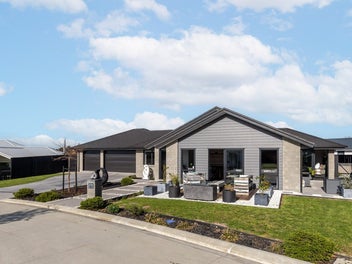 Spacious family home with triple garaging