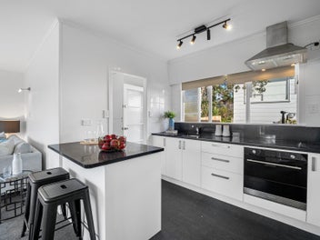 Charming 2 bedroom home on a freehold Section