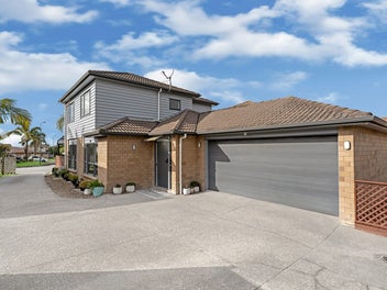 Spacious Family Living in Te Atatu South