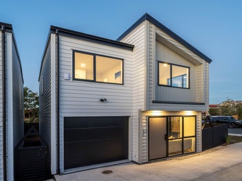 Standalone/Modern Living in Golden Location