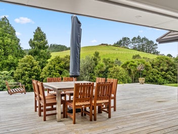Serenity And Style - Entertainer's Paradise