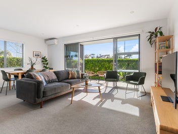 Sunlit & Stylish - Owners Have Bought!