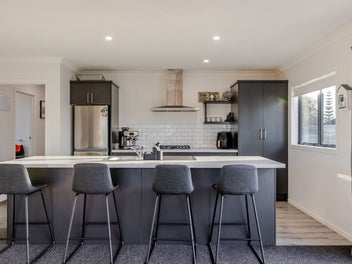 LOW MAINTENANCE & NEAR NEW - PERFECT FOR FAMILIES