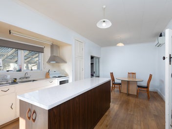Prime Central Richmond Opportunity!
